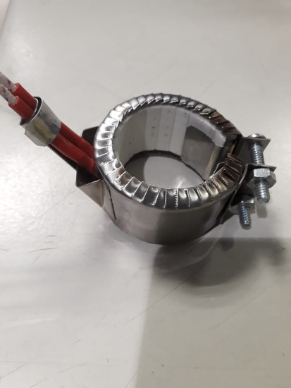 Small ceramic band heater